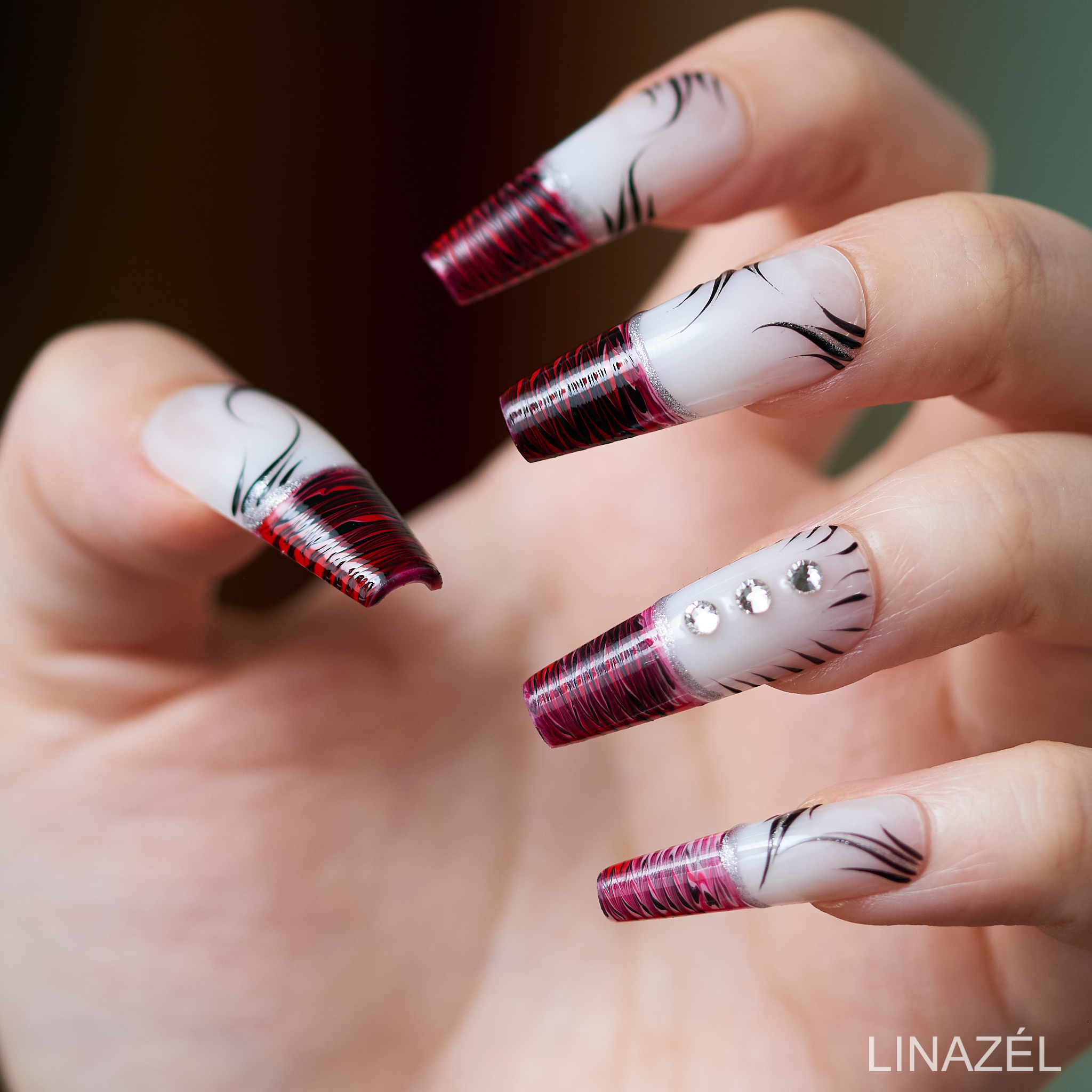 LINAZÉL SIGNATURE COLLECTION